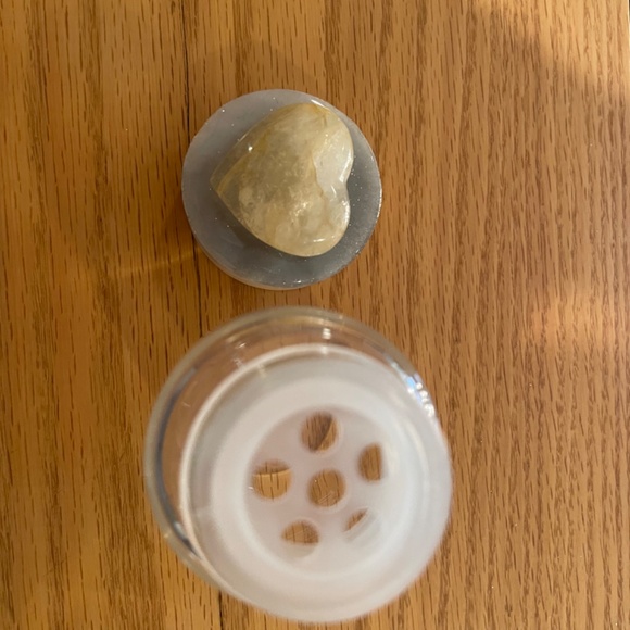 Spice jar with crystal and resin art - Picture 3 of 3